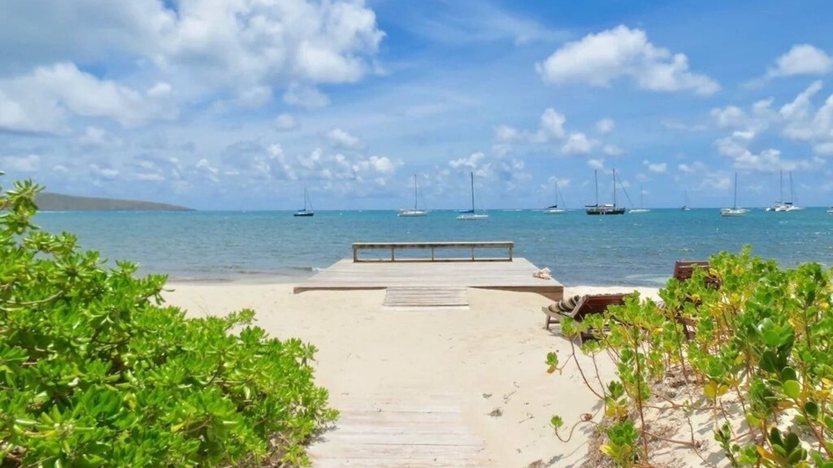 Slob Villa | Sandy waterfront Villa with stunning views of Buck Island.