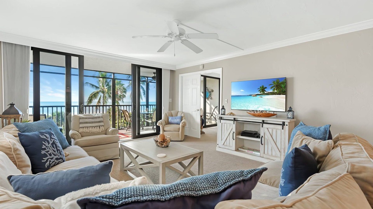 Beachview Country Club Estates Condo | Sanibel Beachfront Full Gulf View Condo! 3BR, 2 Bath! Pool, Tennis, Pickleball!