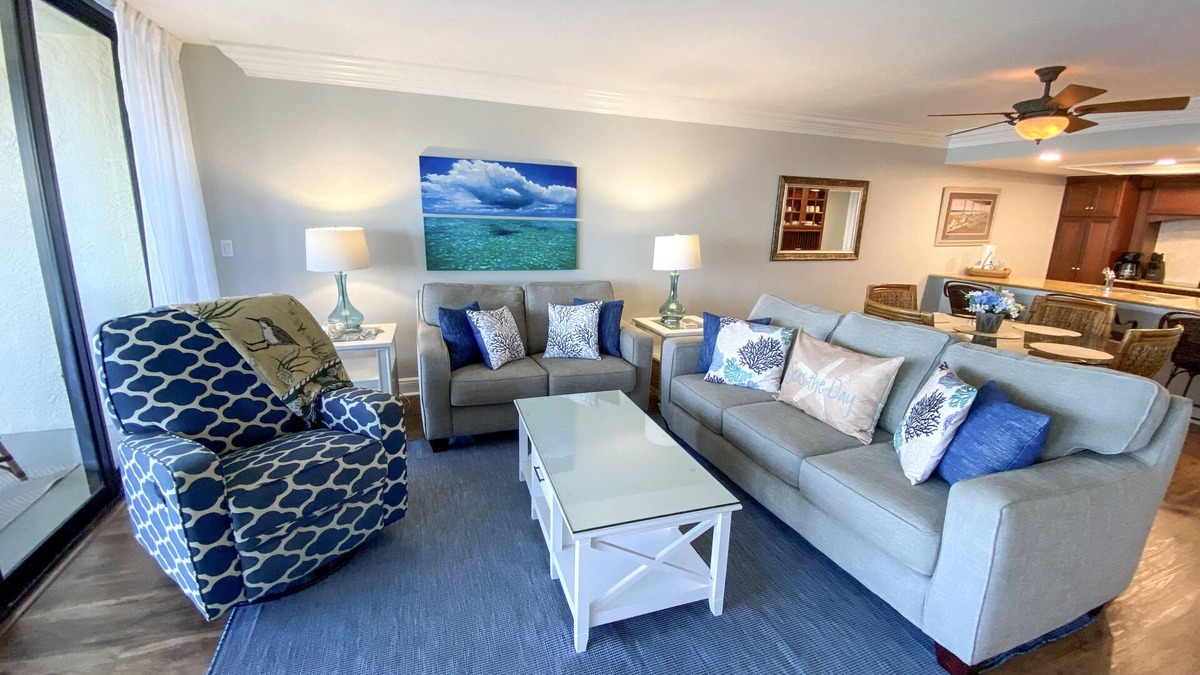 Punta Rassa Condo | Sanibel Harbour Resort Harbour Tower 615: Beachfront vacation retreat overlooking Sanibel Harbour