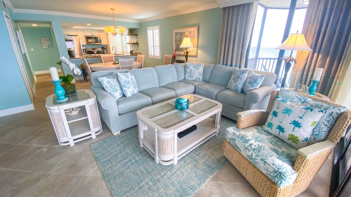 Punta Rassa Condo | Sanibel Harbour Resort Harbour Tower 717: Relaxation awaits you!