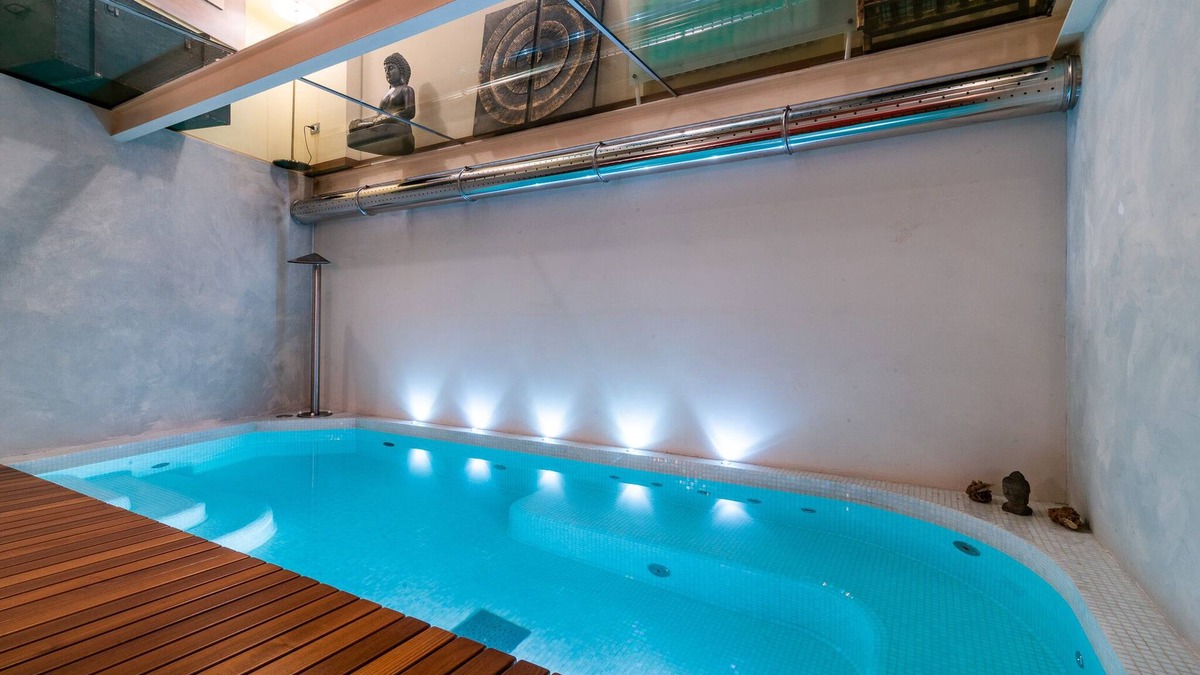 Milan House | SANITIZED. Relax in fabulous Loft with indoor pool
