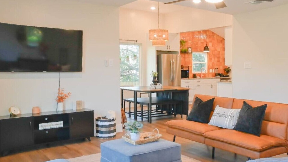 San Marcos House | SanMarcos River Retreat|Modern|Spacious|Sleeps12!