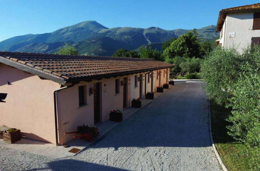 Fossato di Vico House | Santa Croce