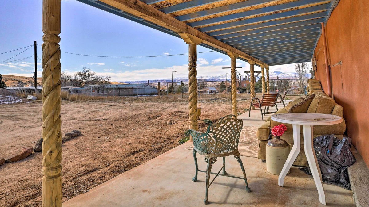 Santa Cruz Cottage | Santa Cruz Home w/Mountain Views!