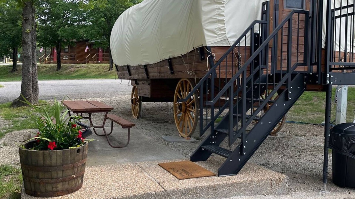 Branson Cottage | Santa Fe Trail Wagon