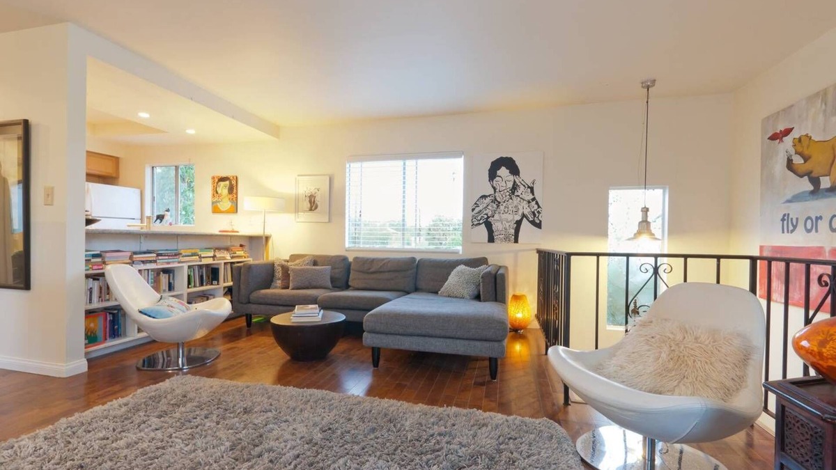 Mar Vista Apartment | Santa Monica top floor apartment full of light