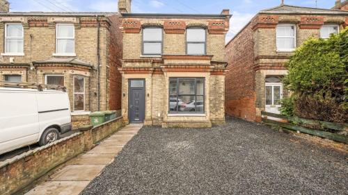 Boston House | Santi House