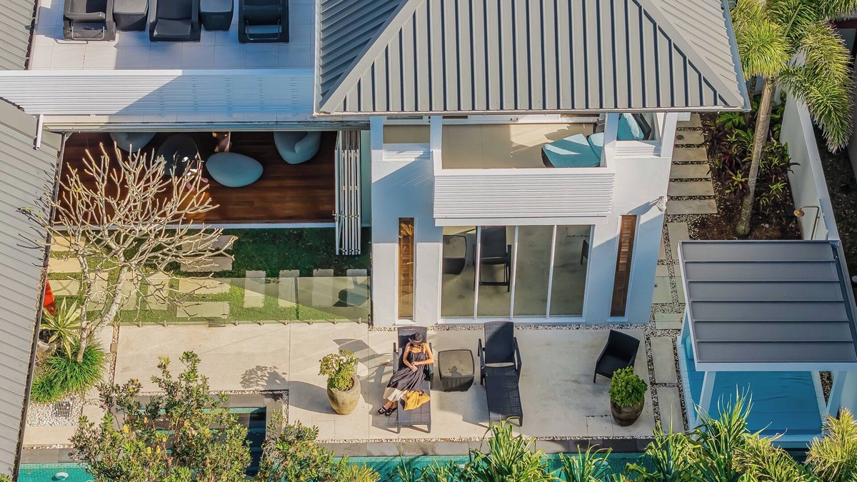 Kingscliff House | Santi House - large beachfront home with ocean views