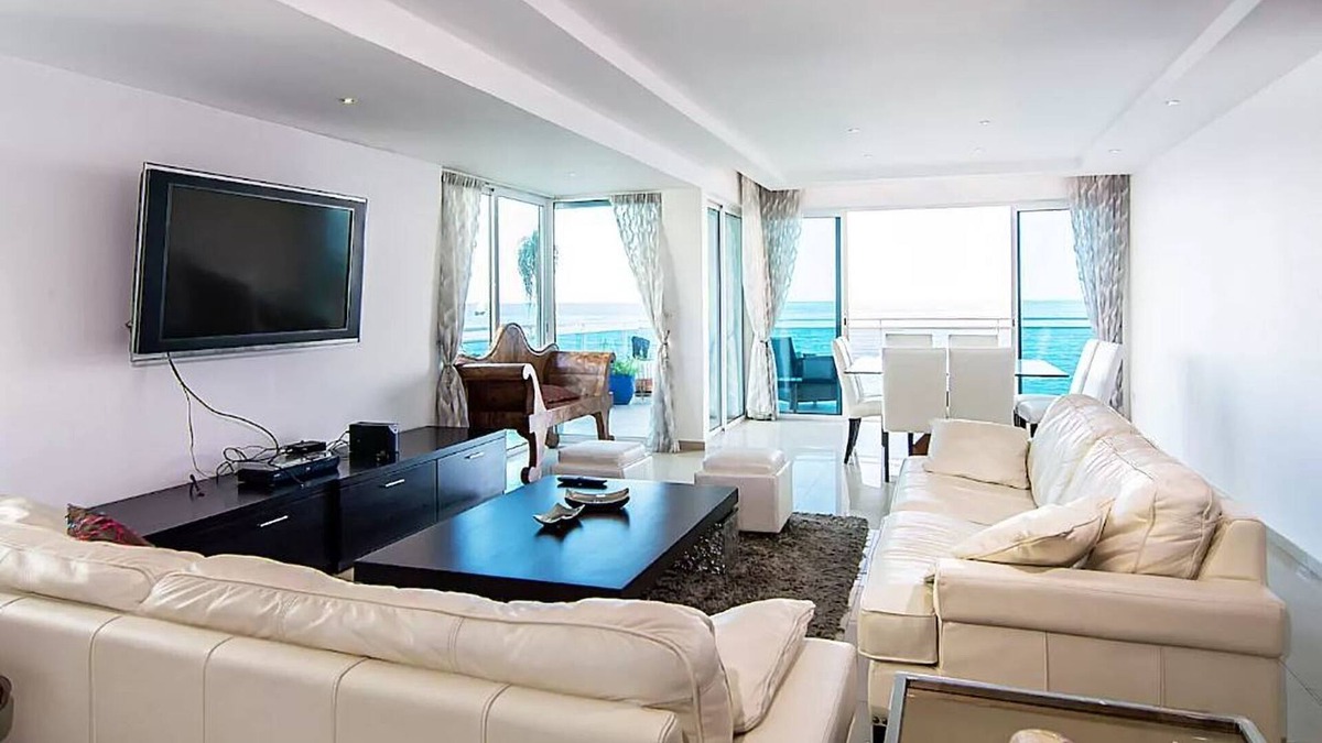 Gascue Apartment | Santo Domingo Ocean View Apartment with Pool and Gym ✔️