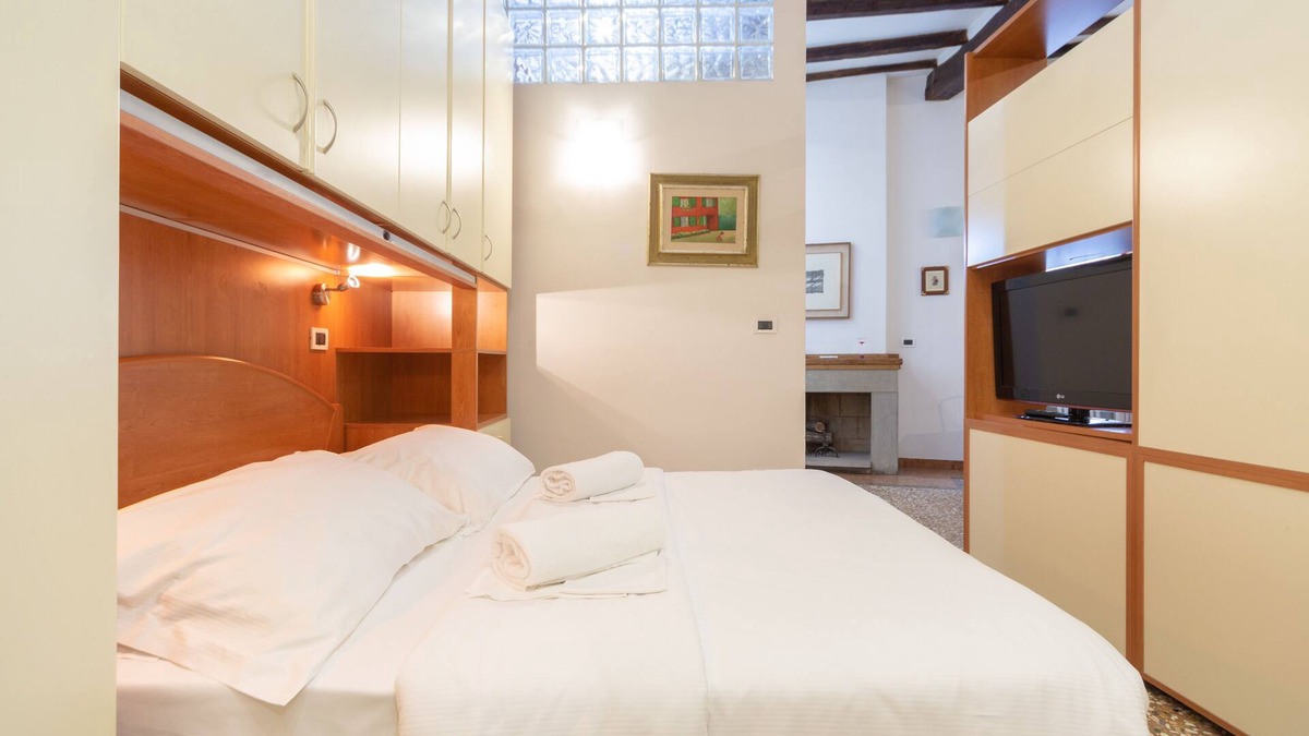 Historic Center Apartment | Santo Stefano Apartments Superior Apartment