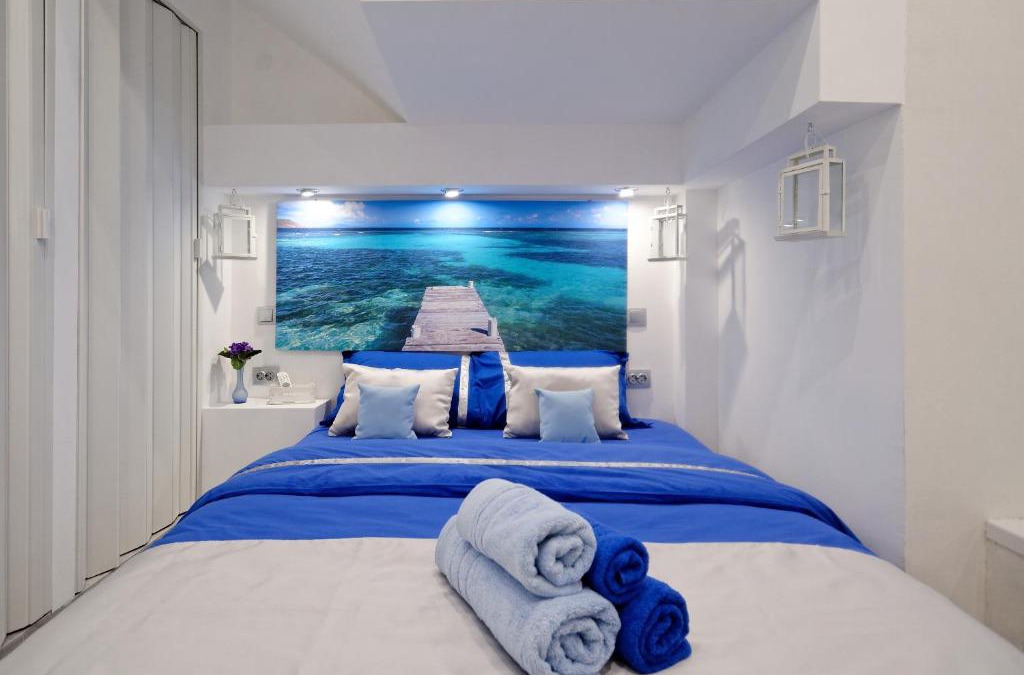 Mousio Apartment | & Santorini Style in Athens Greece