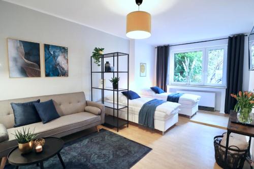 Frohnhausen Apartment | SAPPHIRE APARTMENT: FREE PARKING + NETFLIX + BATHTUB