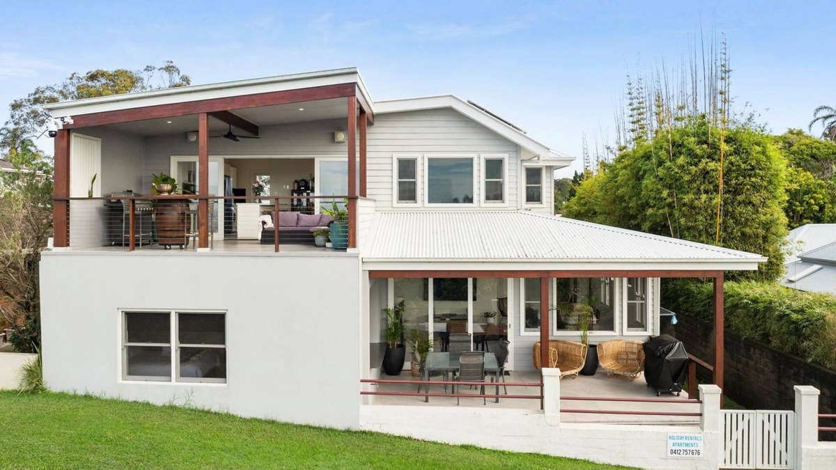 Urunga House | Sapphire Magic - Stunning waterfront retreat in the picturesque town of Urunga.