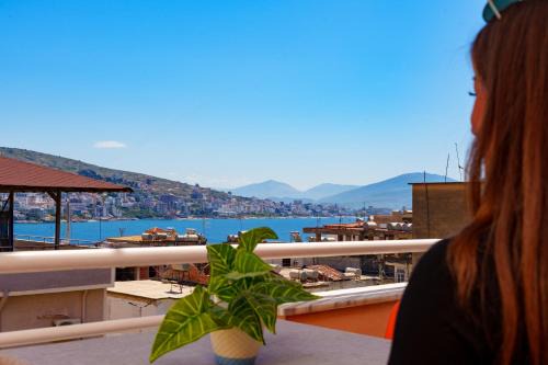 Kodrra Apartment | Sarah's Apartments - 5 min walk to Beaches & Boulevard - big balcony!