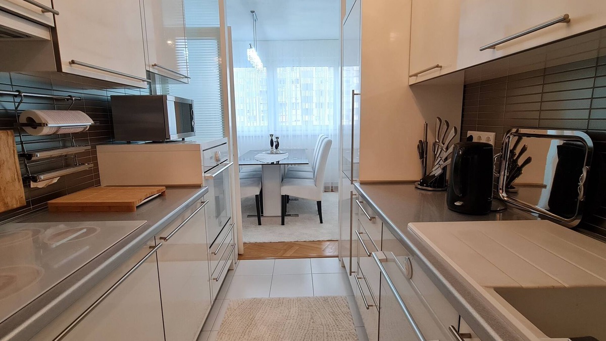 Novo Sarajevo Apartment | Sarajevo City Deluxe Apartment: Modern & Fully-EquippednBest for long stays