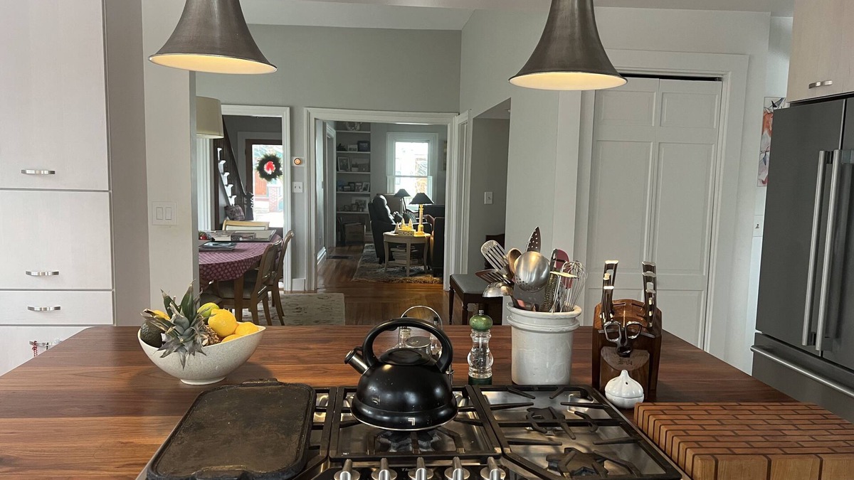 Saratoga Springs House | Saratoga, Belmont historic in-town home rental. Walk to track and downtown.