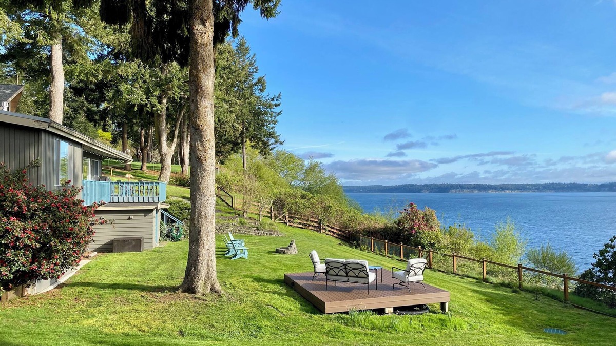 Langley House | Saratoga by the Sea by AvantStay | Panoramic View, Near Langley