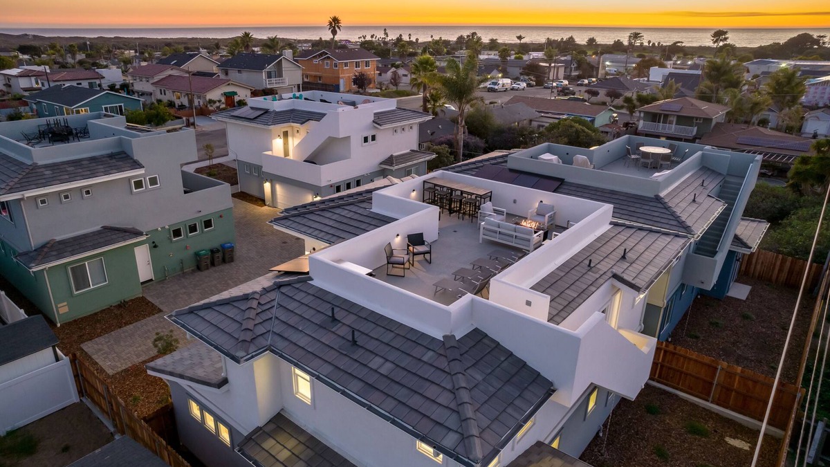 Grover Beach House | Saratoga Oceanview House w/Rooftop Deck