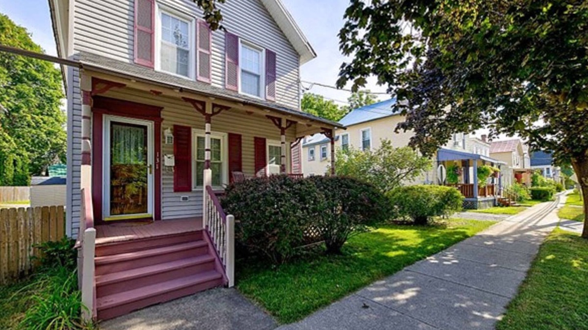 Saratoga Springs House | Saratoga Springs Arts District Home