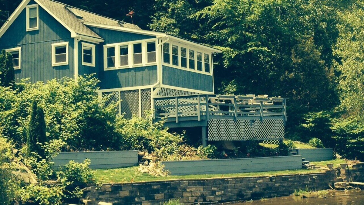 Saratoga Springs Cabin | Saratoga Springs, Lakefront Cabin