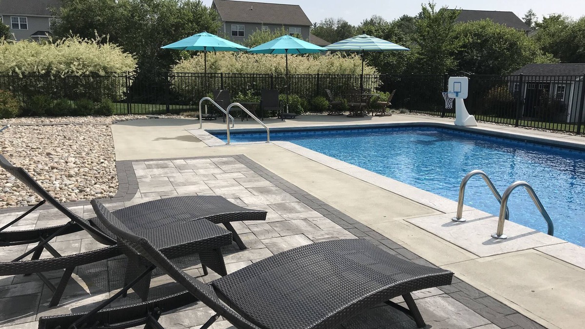 Saratoga Springs House | Saratoga track/vacation house rental in quiet setting 4.5 miles from the track