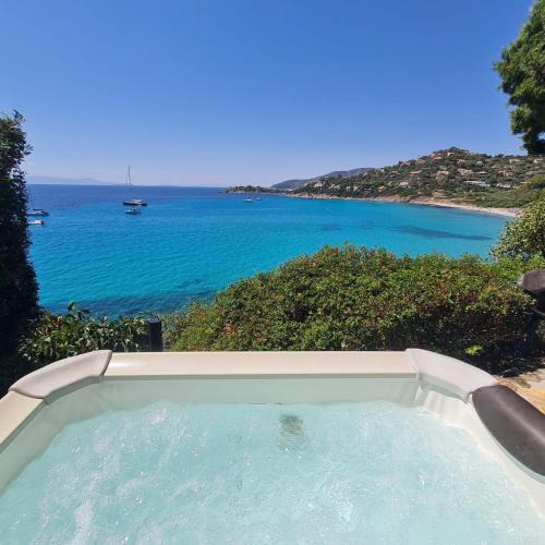 Torre delle Stelle Villa | Sardegna Rivanhouse Suite stunning sea view hydromassage and direct access to the sea