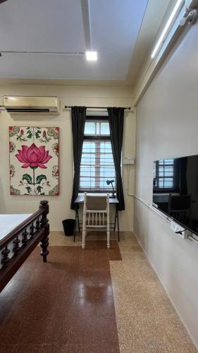 Bandra West Bed & Breakfast | Sasha