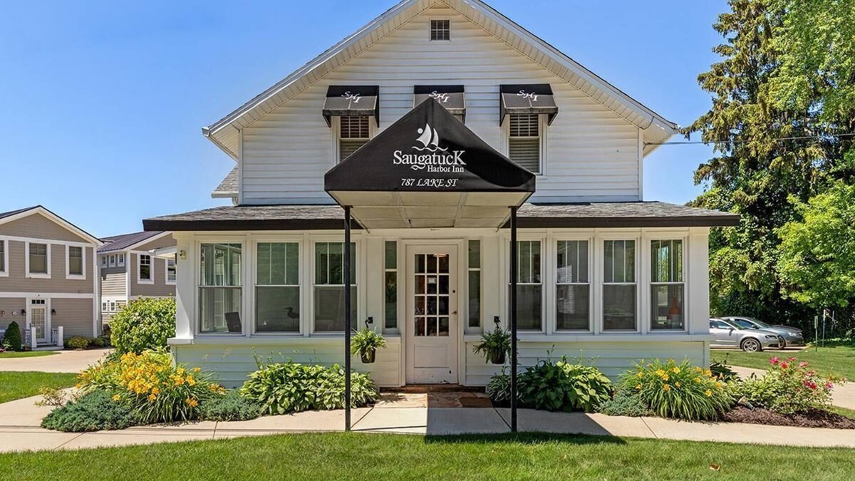 Saugatuck Villa | Saugatuck Harbor House
