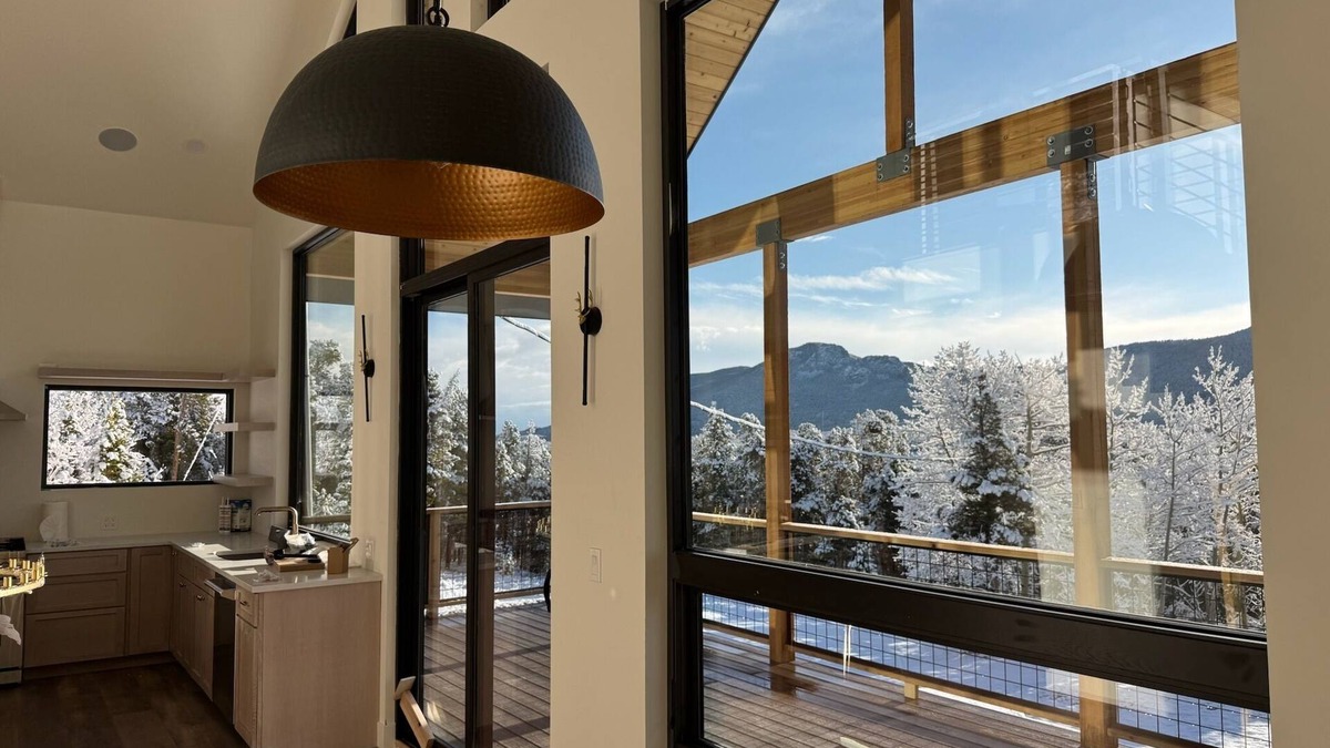 Black Hawk House | SAUNA, HOT TUB, FIREPIT, POOL TABLE AT THE TOP OF 10,000FT