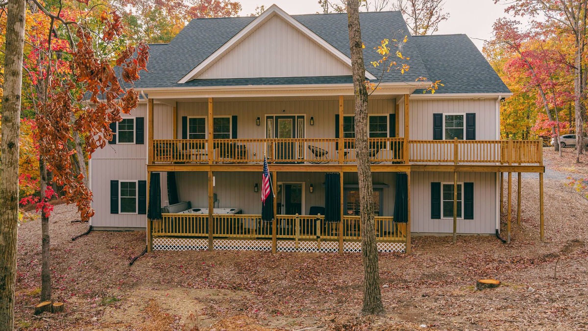 Massanutten Cabin | Sauna - Hot Tub - Theater - Arcade - Family Fun