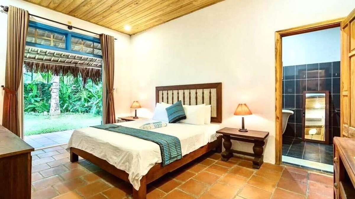 Cam An Villa | Savanna Sóng BeachFront Villa