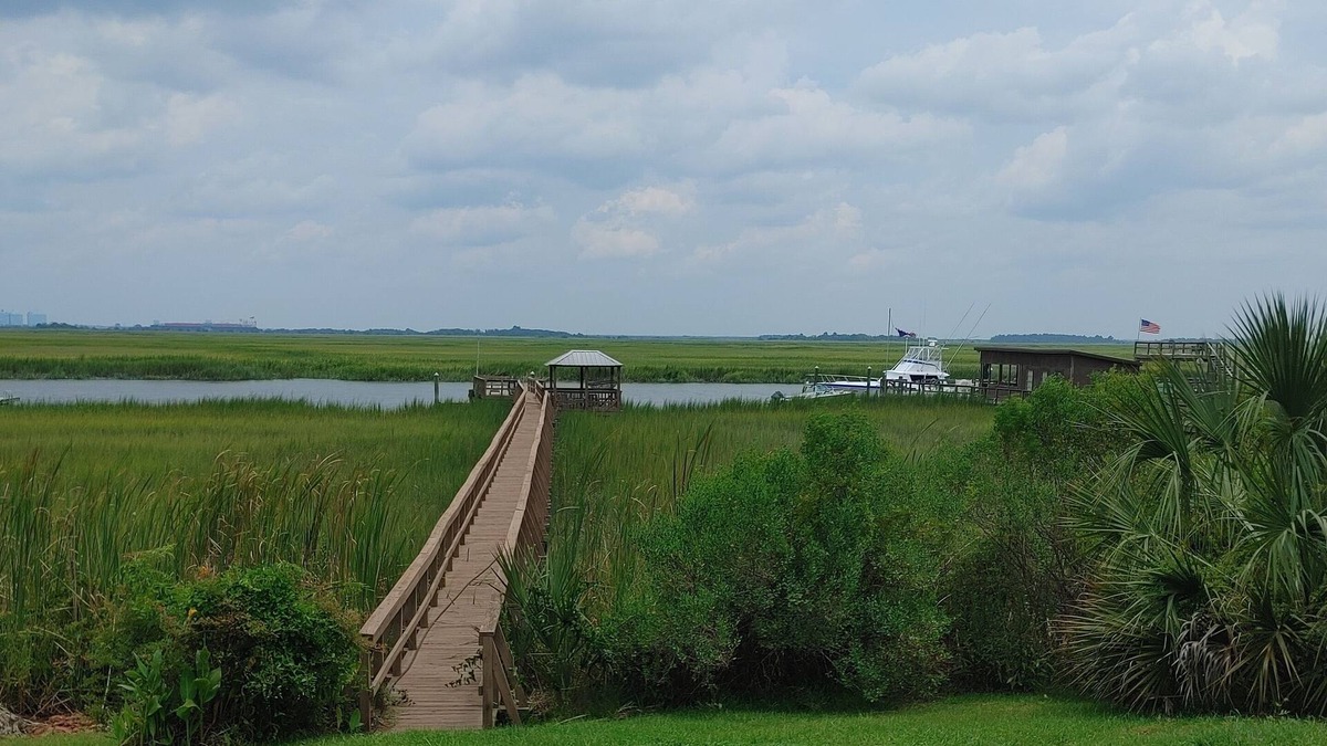 Whitemarsh Island Cottage | SAVANNAH GA ISLAND COASTAL COTTAGE PRIVATE DOCK FISHING GROUPS, SIGHTSEERS