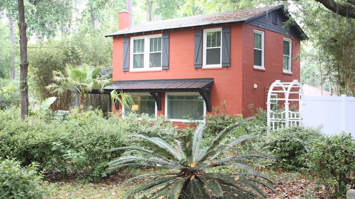 Whitemarsh Island Cottage | Savannah Whitemarsh Island Cottage on Private Riverfront Estate with Dockn