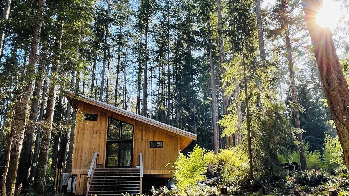 Savary Island Cabin | Savary Mid Island Modern