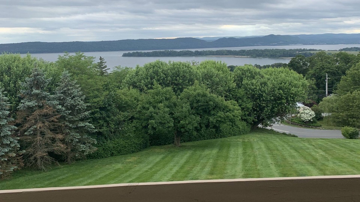 Ossining Condo | Savor the Luxury at the Haven Hudson River Condo Cottage