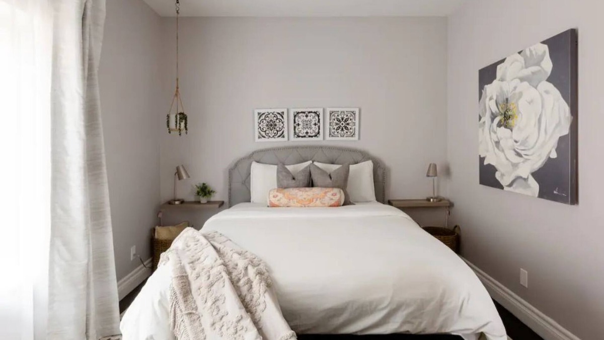 Brisbane House | Savor the Peace at a Comfy Cottage Minutes from Downtown SF