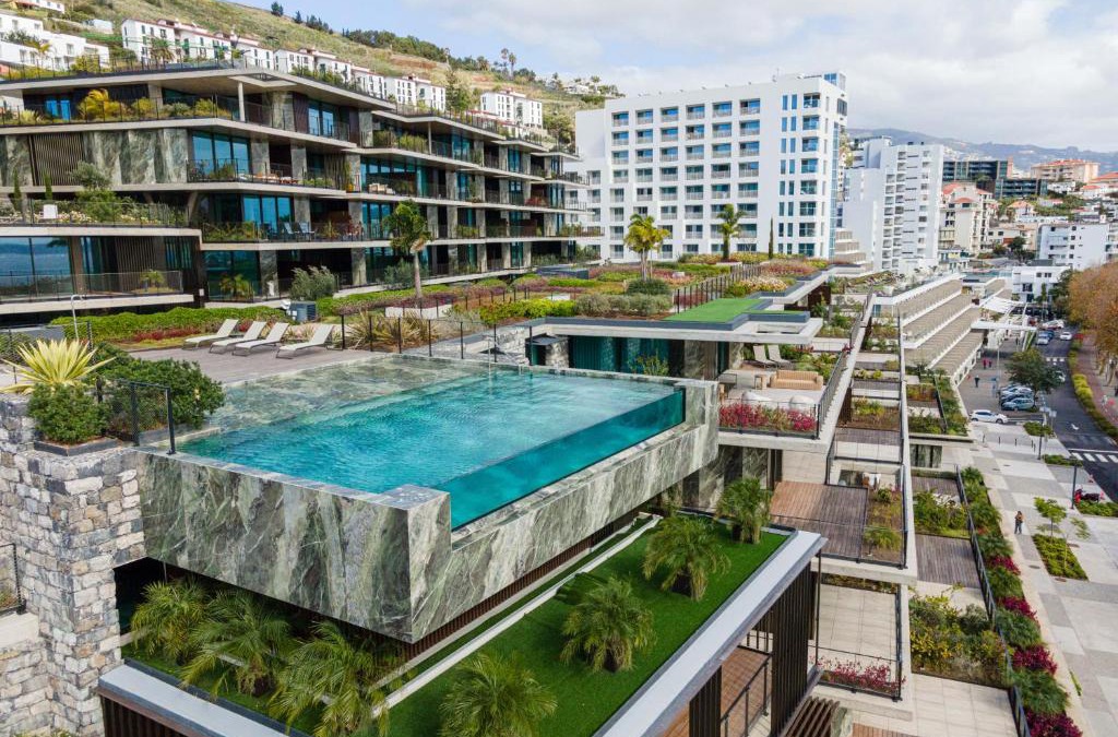 Sao Martinho Apartment | Savoy Residence Monumentalis 2B or Not 2B by LM&AC Signature
