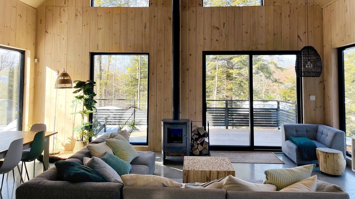 Saint-Sauveur Ski Chalet | Scandinavian Chalet / Spa, Lake, Ski and Outdoor Activities