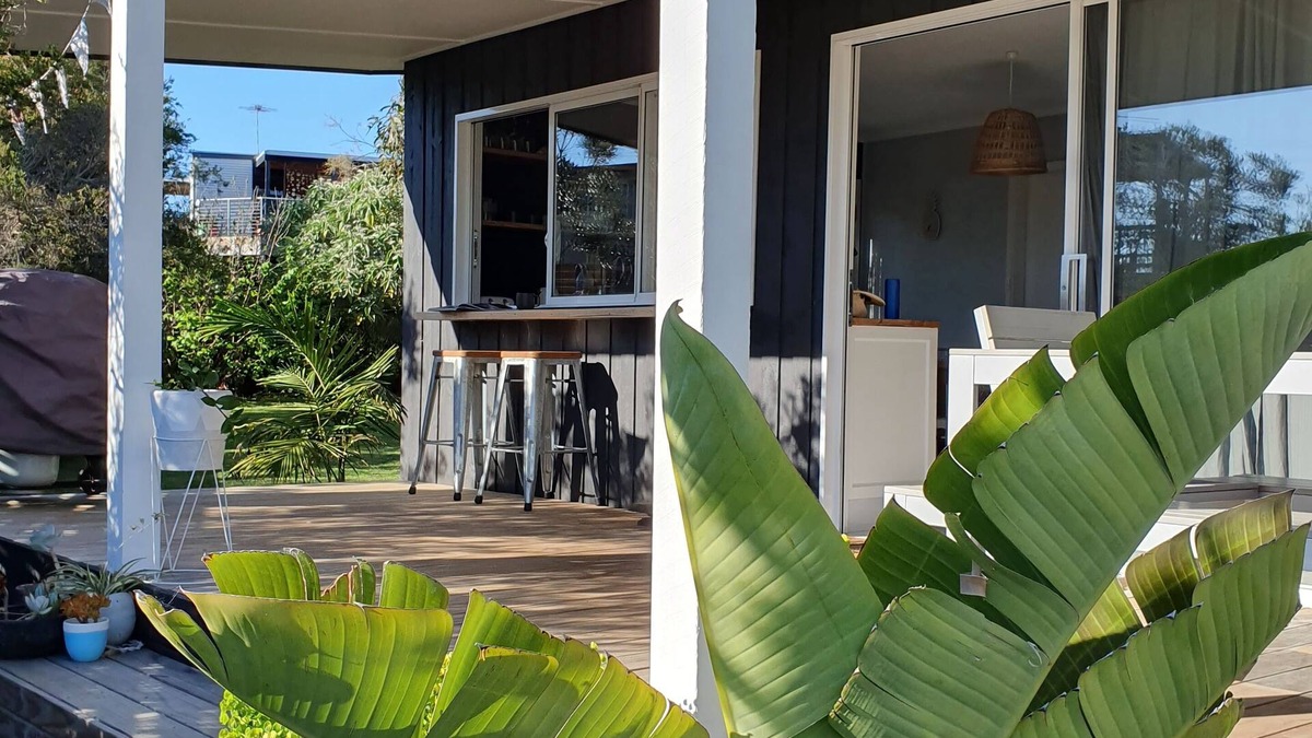 Cape Woolamai House | Scandinavian Summerhouse in lovely gardens stroll to the safe swimming beach