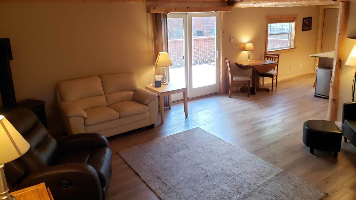 Enterprise House | Scenic 1BR : Mountain view