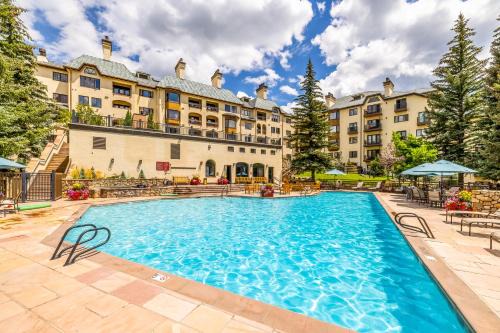 Beaver Creek Apartment | Scenic 2BR & 2BA Escape - Walk to Trails & Village Dining