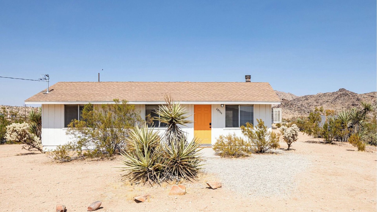 Joshua Tree Cabin | Scenic Casa Cabin Stargazing Dome Spa Pool Ebikes