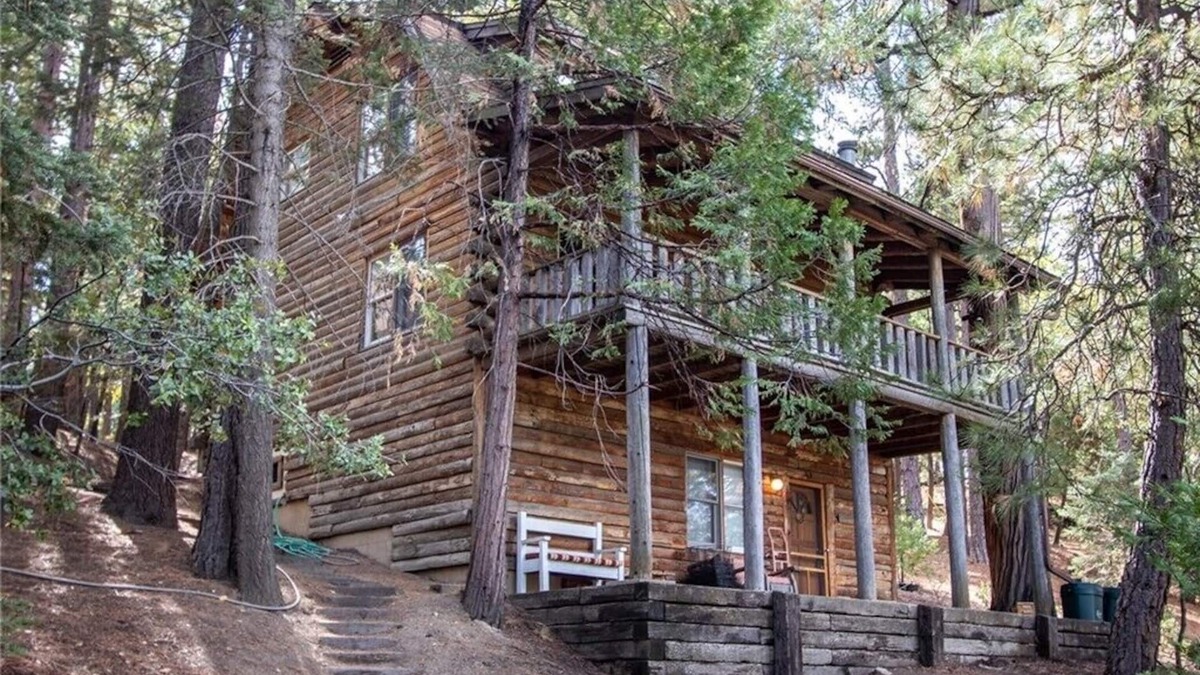 Pine Cove Cabin | Scenic Hillside Retreat: Vintage Log Cabin & Forest Retreat