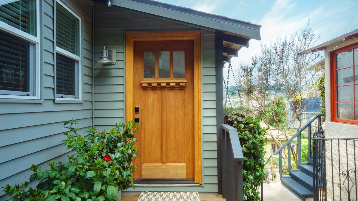 Montecito Heights House | Scenic Hillside Bungalow