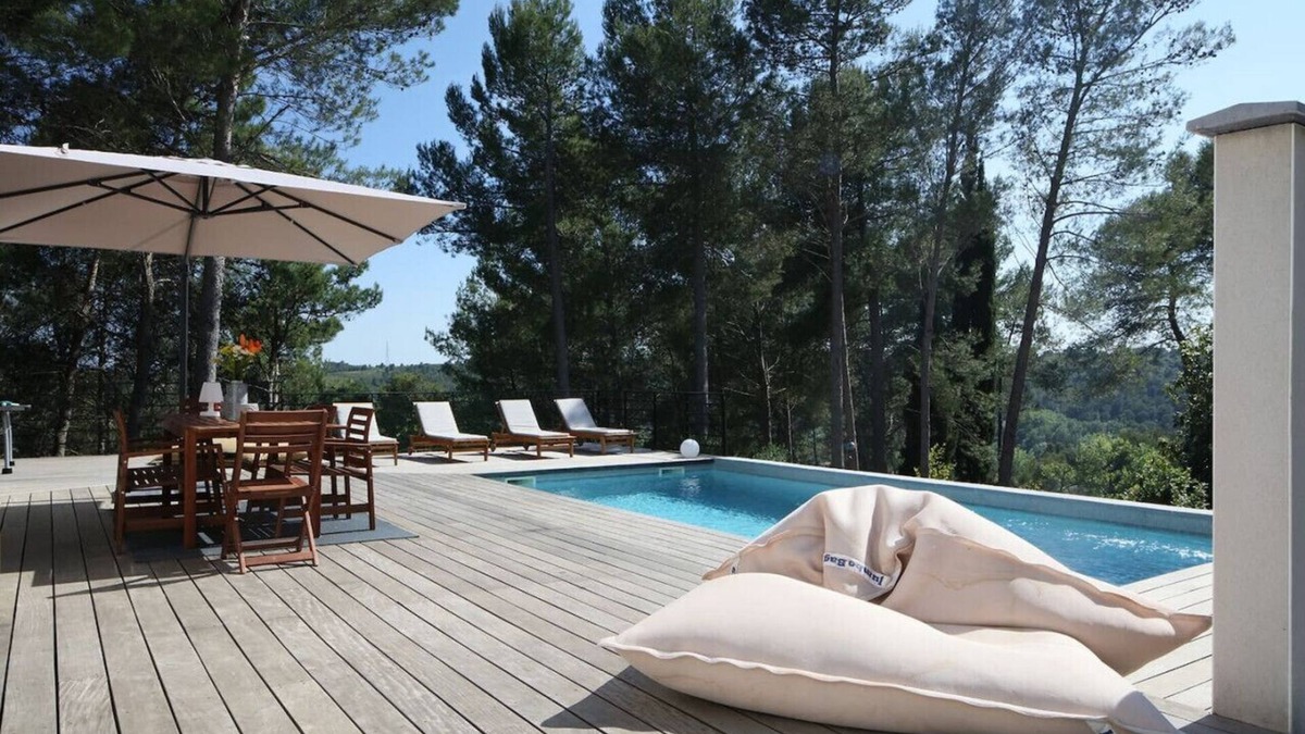 Grabels Villa | Scenic Hilltop Villa in Grabels