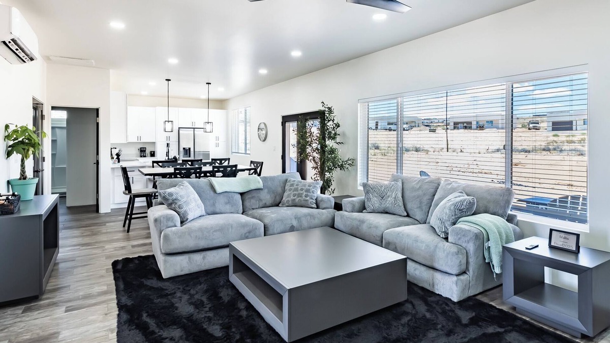 Greenehaven House | Scenic Lake Powell Retreat - Relax, Explore & Enjoy Stunning Sunsets-2 King beds