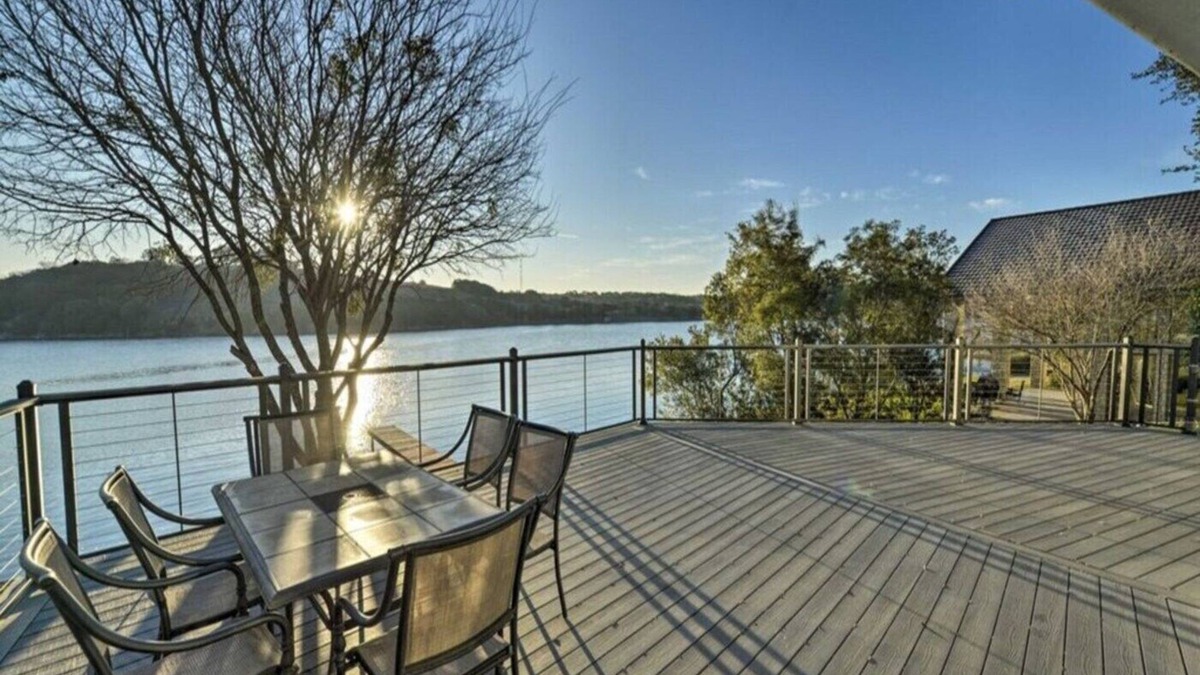 Granbury House | Scenic Lakefront Stay: Huge Deck, Pier & Views