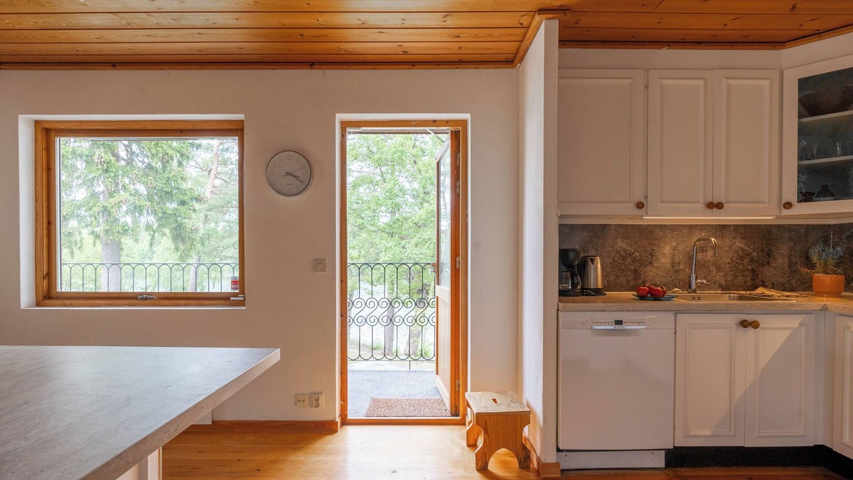 Huddinge Municipality House | Scenic Lakehouse near Stockholm with Sauna & Jetty