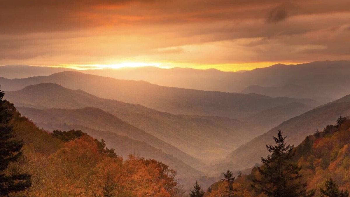 Gatlinburg Condo | Scenic Mountain View, Comforts of Home, Footsteps from Downtown Gatlinburg