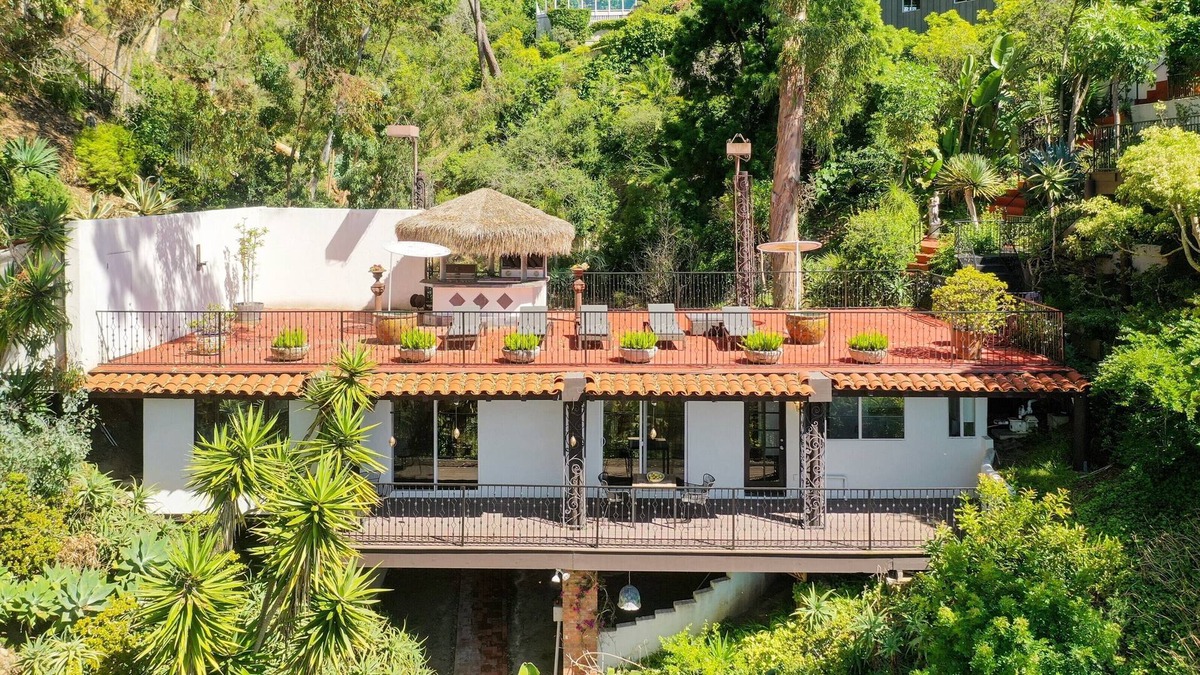 Country Club Cottage | Scenic Ocean View Guesthouse w/ Rooftop Deck & Canyon Views Near Country Club